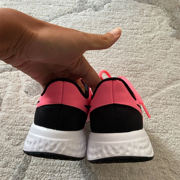 Nike Revolution Running Shoes - Picture 4 of 7